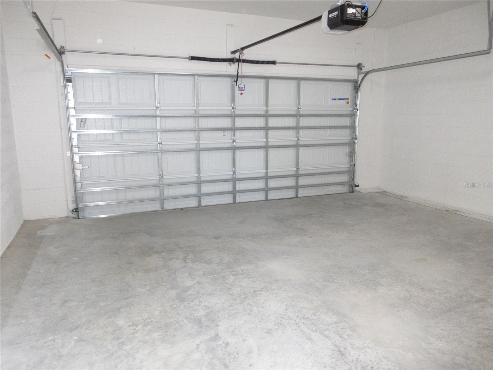 Garage - 671 POTHOS ST, APOPKA