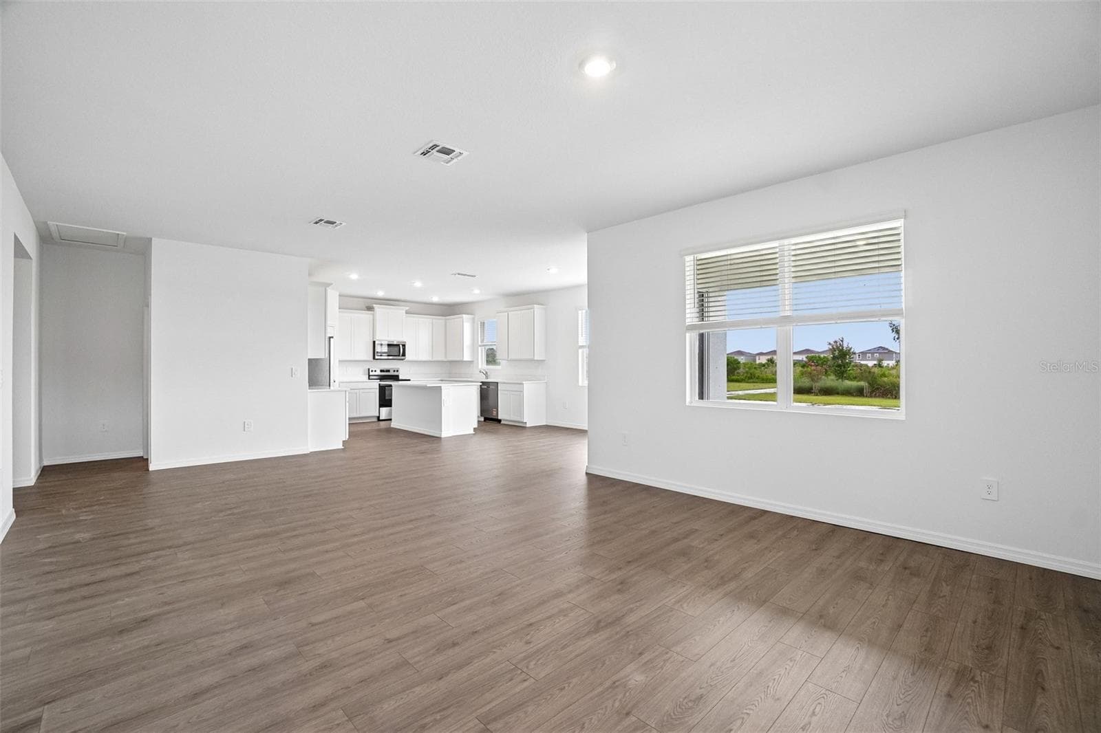 Single Family Residence at 5336 CLOUDBERRY AVE, LAKELAND, photo 6 of 41