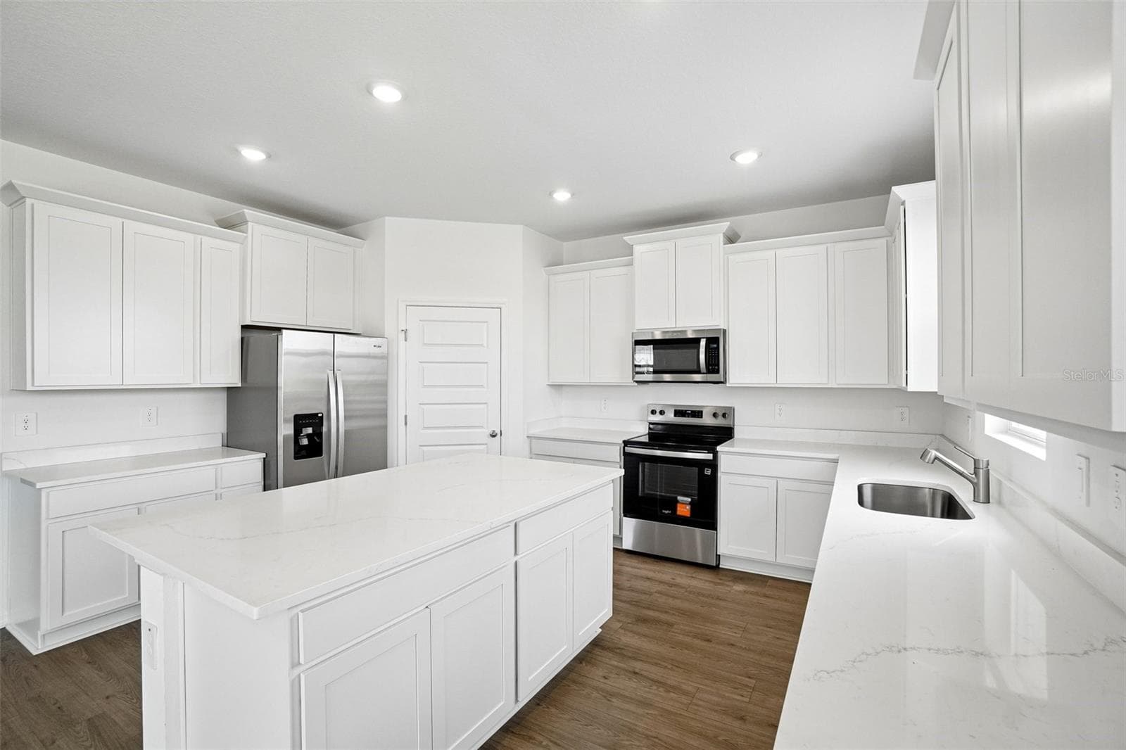 Single Family Residence at 5336 CLOUDBERRY AVE, LAKELAND, photo 13 of 41