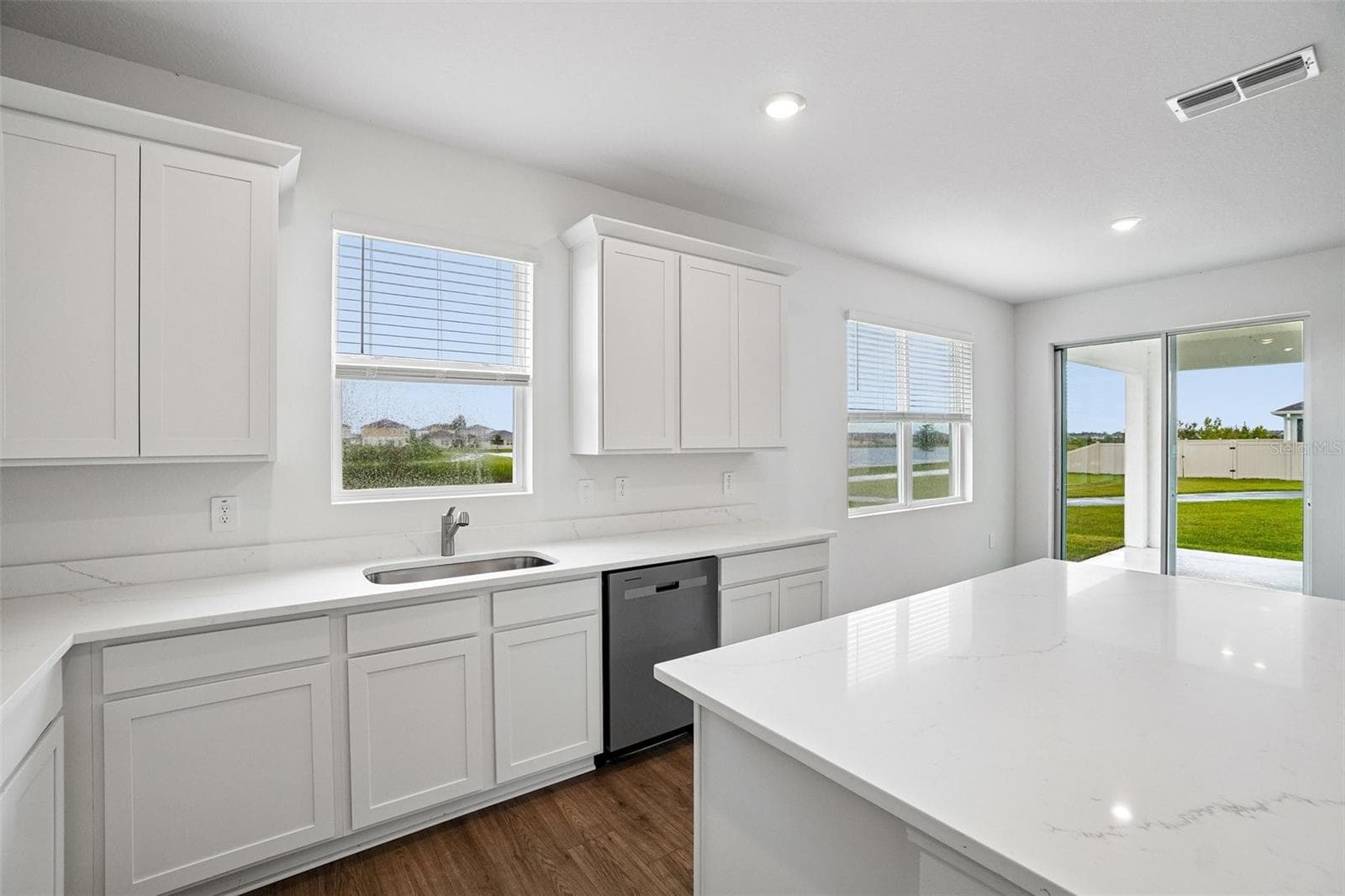 Single Family Residence at 5336 CLOUDBERRY AVE, LAKELAND, photo 16 of 41