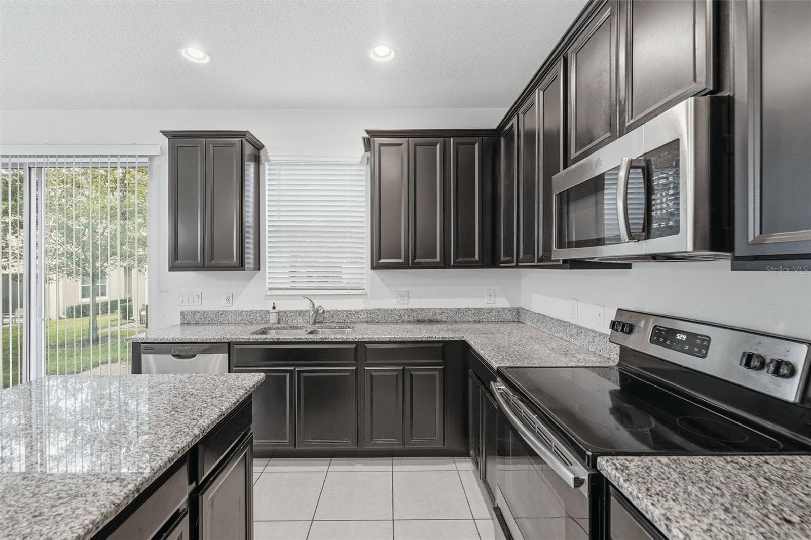 Townhouse at 1161 PRESIDENTIAL LN, APOPKA, photo 8 of 47