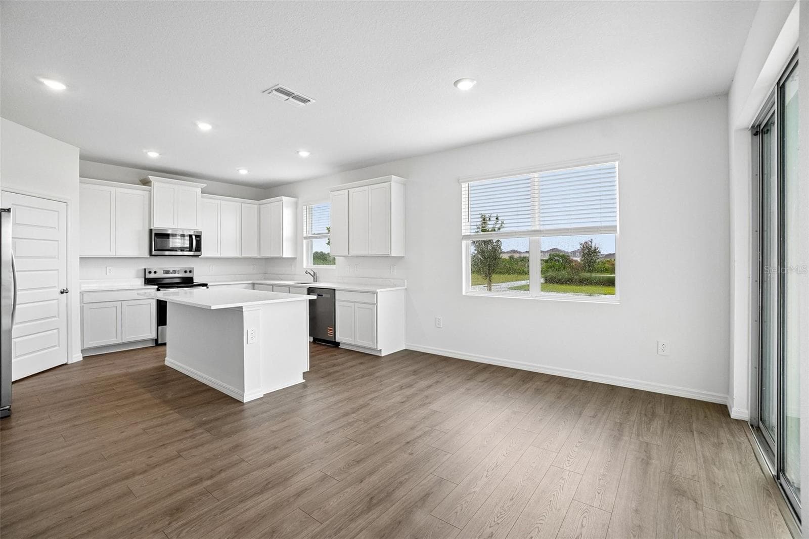 Single Family Residence at 5368 CLOUDBERRY AVE, LAKELAND, photo 13 of 42