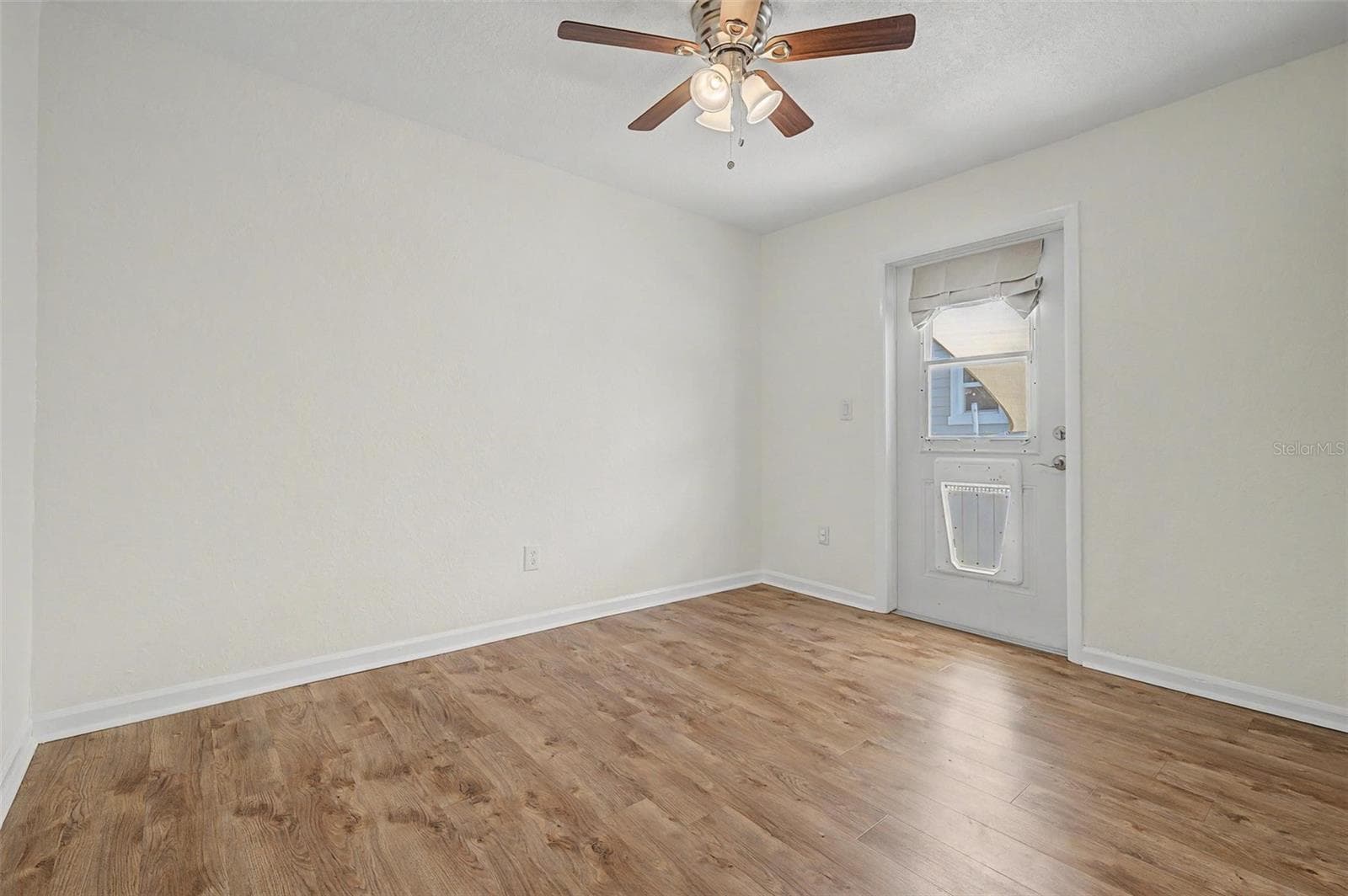 Single Family Residence at 3913 N LYNN AVE, TAMPA, photo 19 of 33