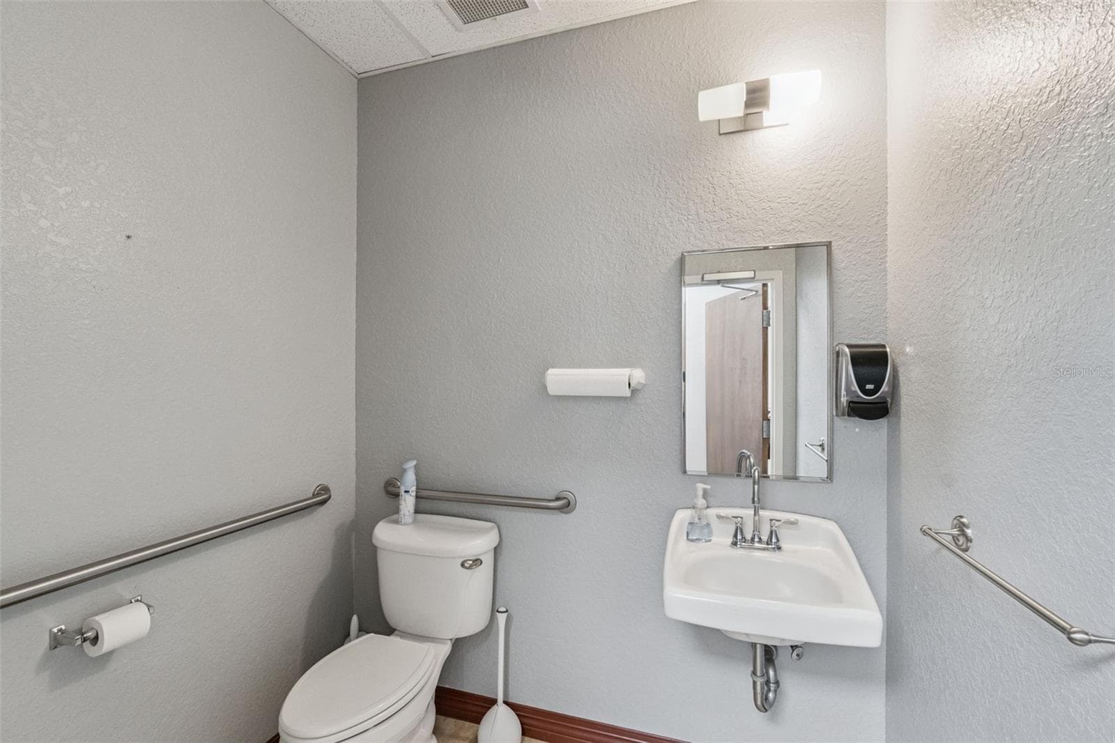 Business at 6881 KINGSPOINTE PKWY #6, ORLANDO, photo 17 of 21