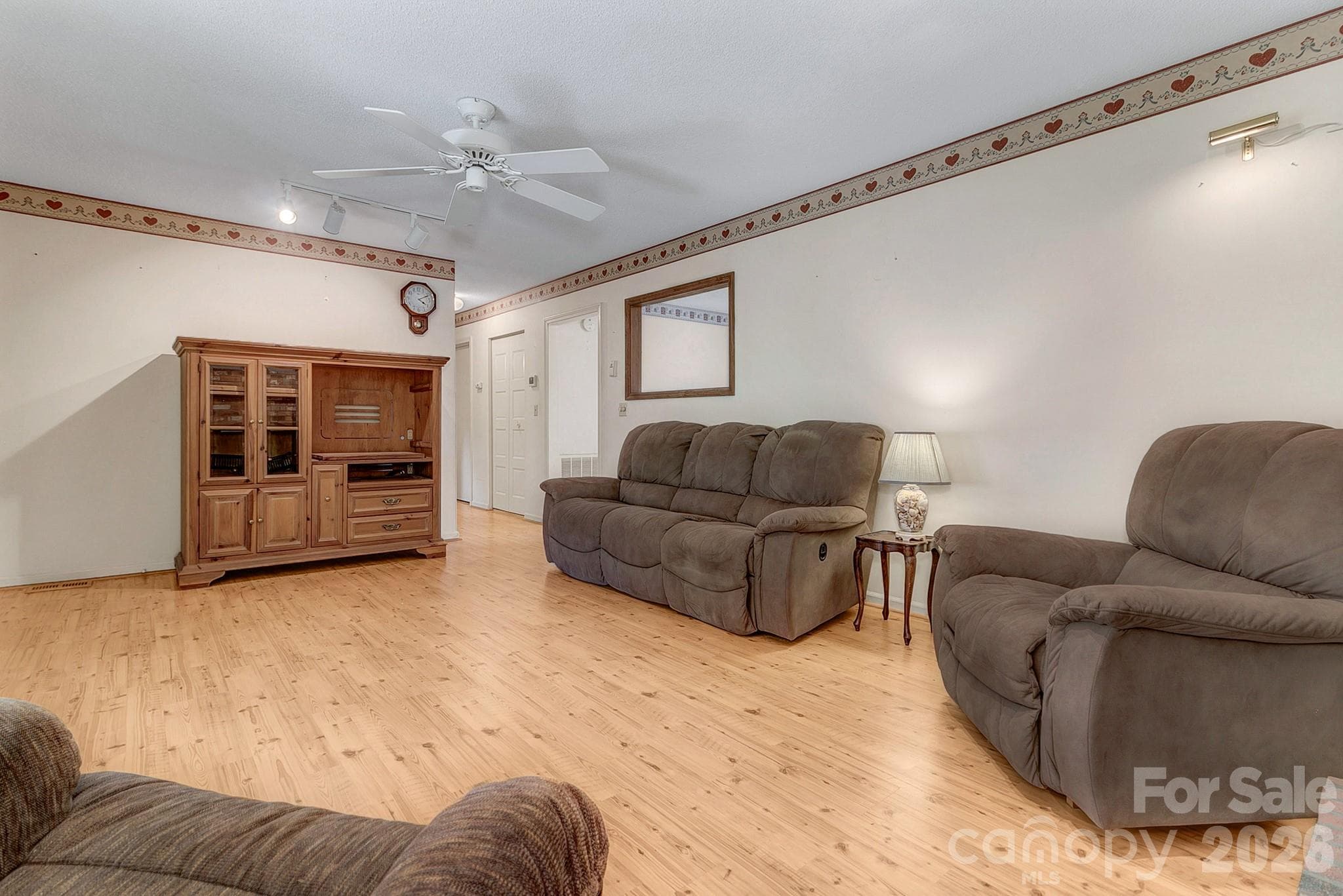 Great room looking into hallway & kitchen access - 1 Dewberry Lane, Hendersonville