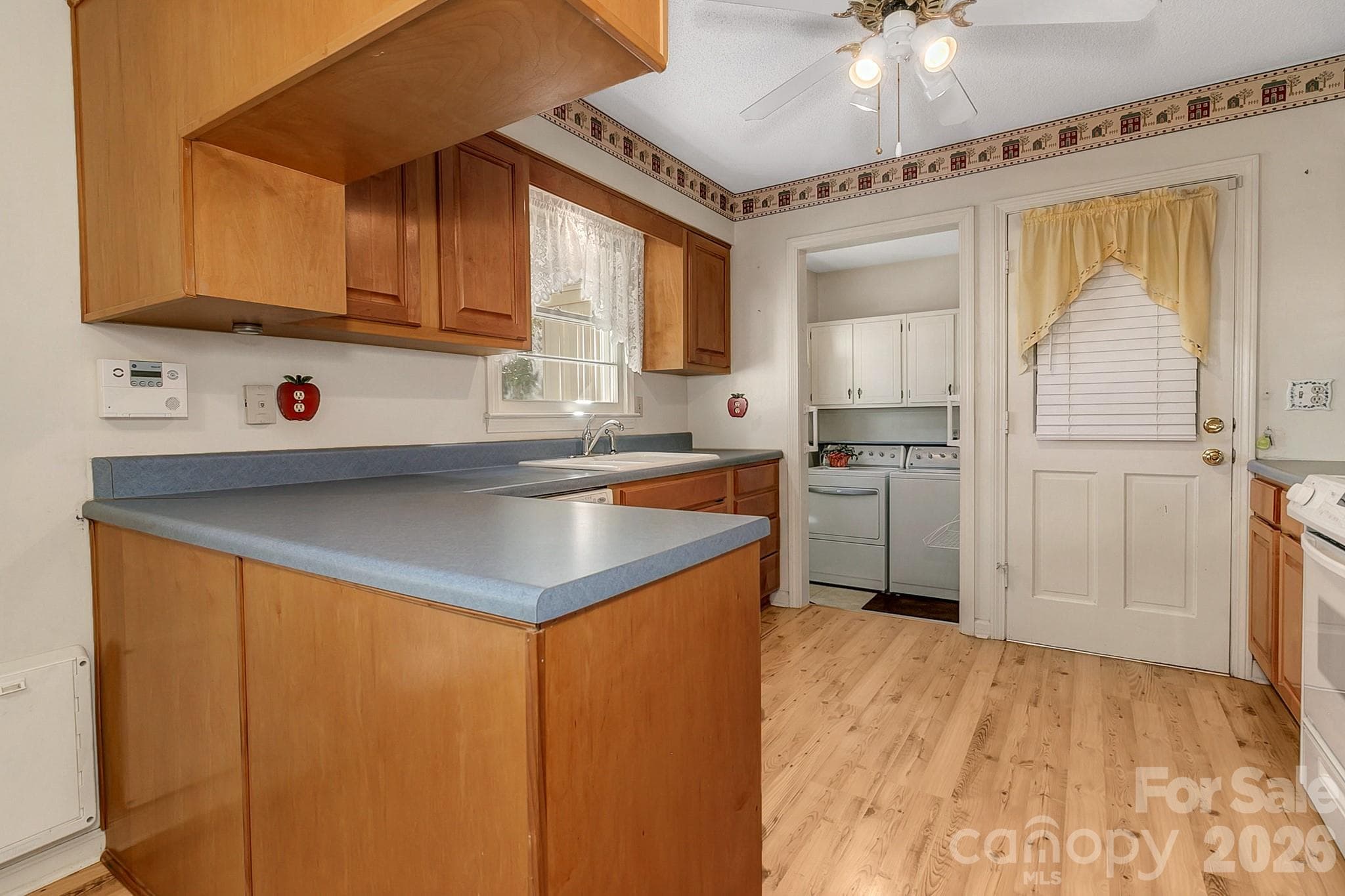 Kitchen w/window over sink & ceiling fan - 1 Dewberry Lane, Hendersonville