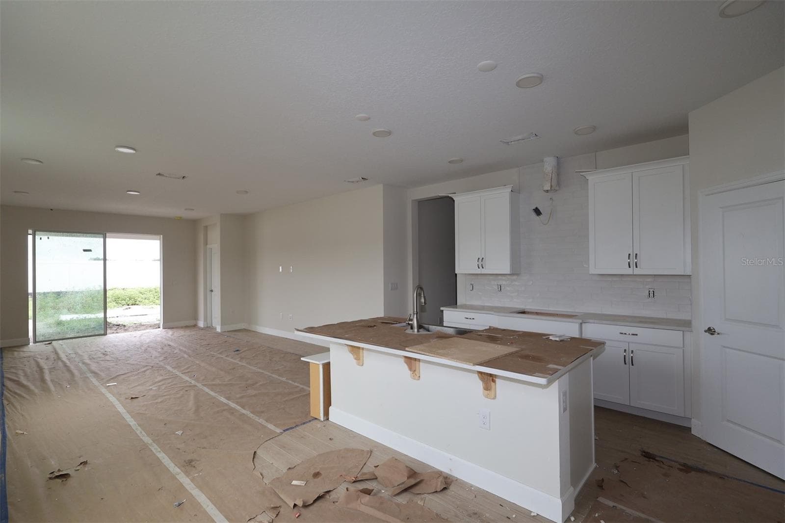 Single Family Residence at 2772 SWEETGRASS LN, ZELLWOOD, photo 4 of 42