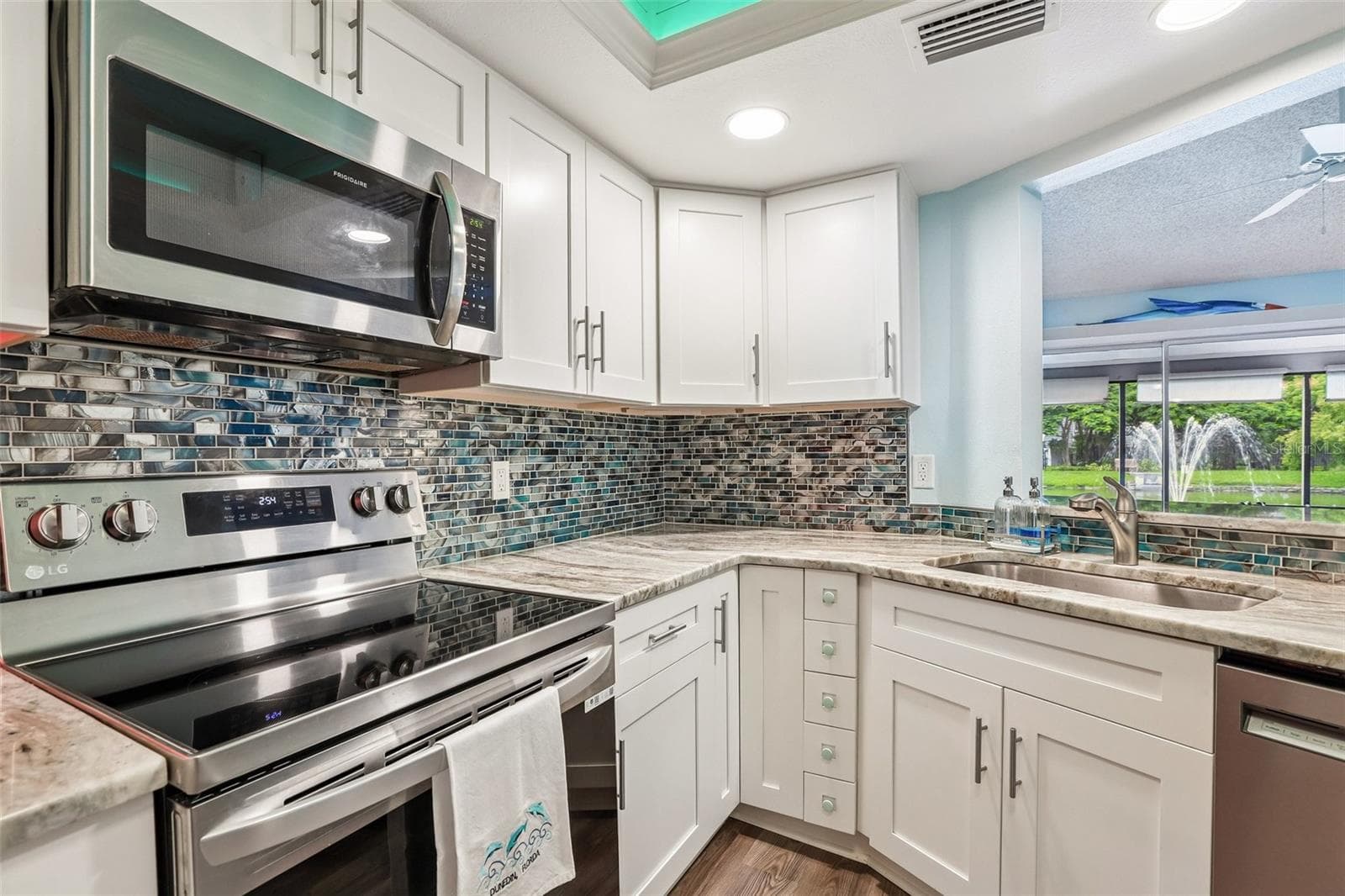 Condominium at 500 NEW YORK AVE #14, DUNEDIN, photo 11 of 33