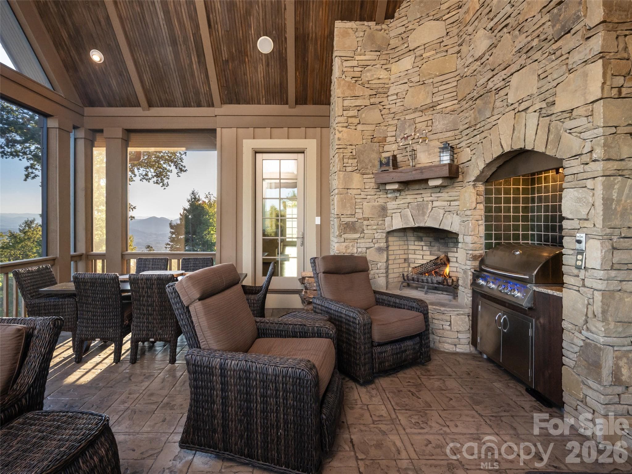 Single Family Residence at 637 Altamont View, Asheville, photo 18 of 48