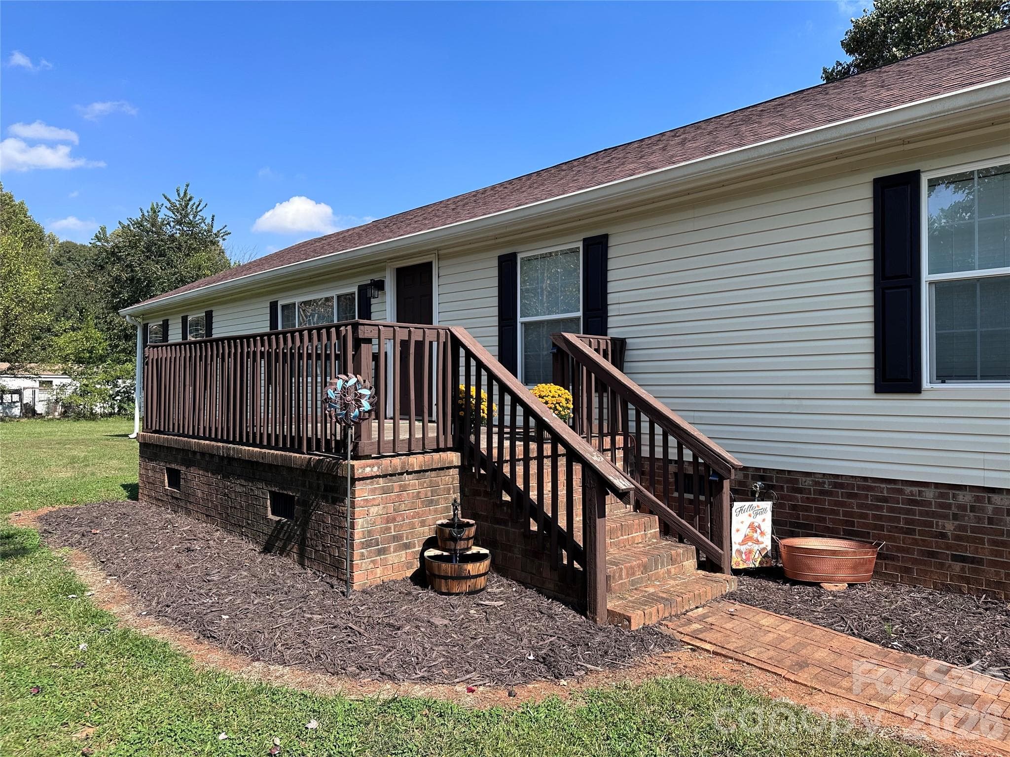 Single Family Residence at 131 Glenwood Road, Mocksville, photo 4 of 36