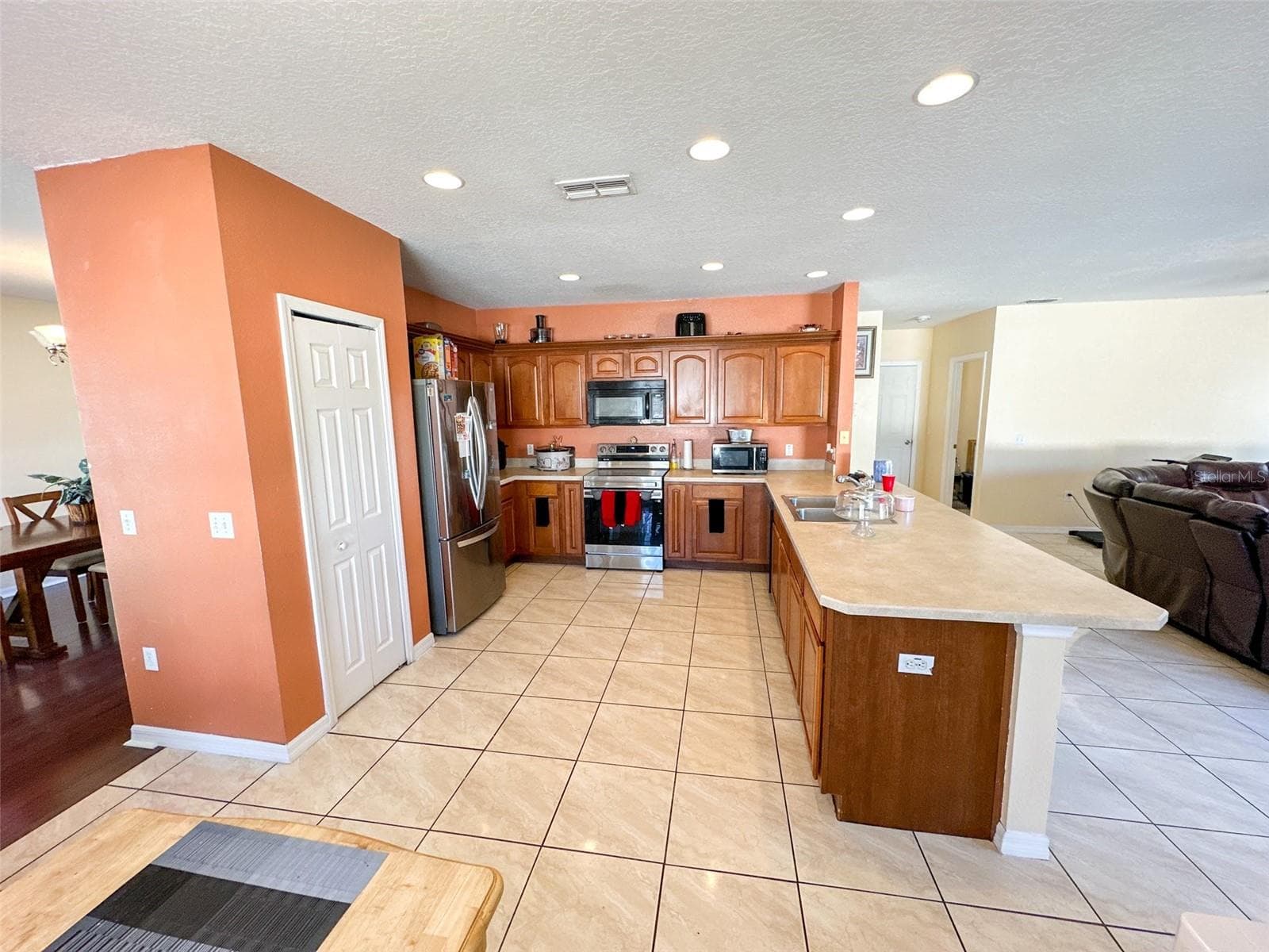 Single Family Residence at 1931 DOLPHIN DR, POINCIANA, photo 10 of 55