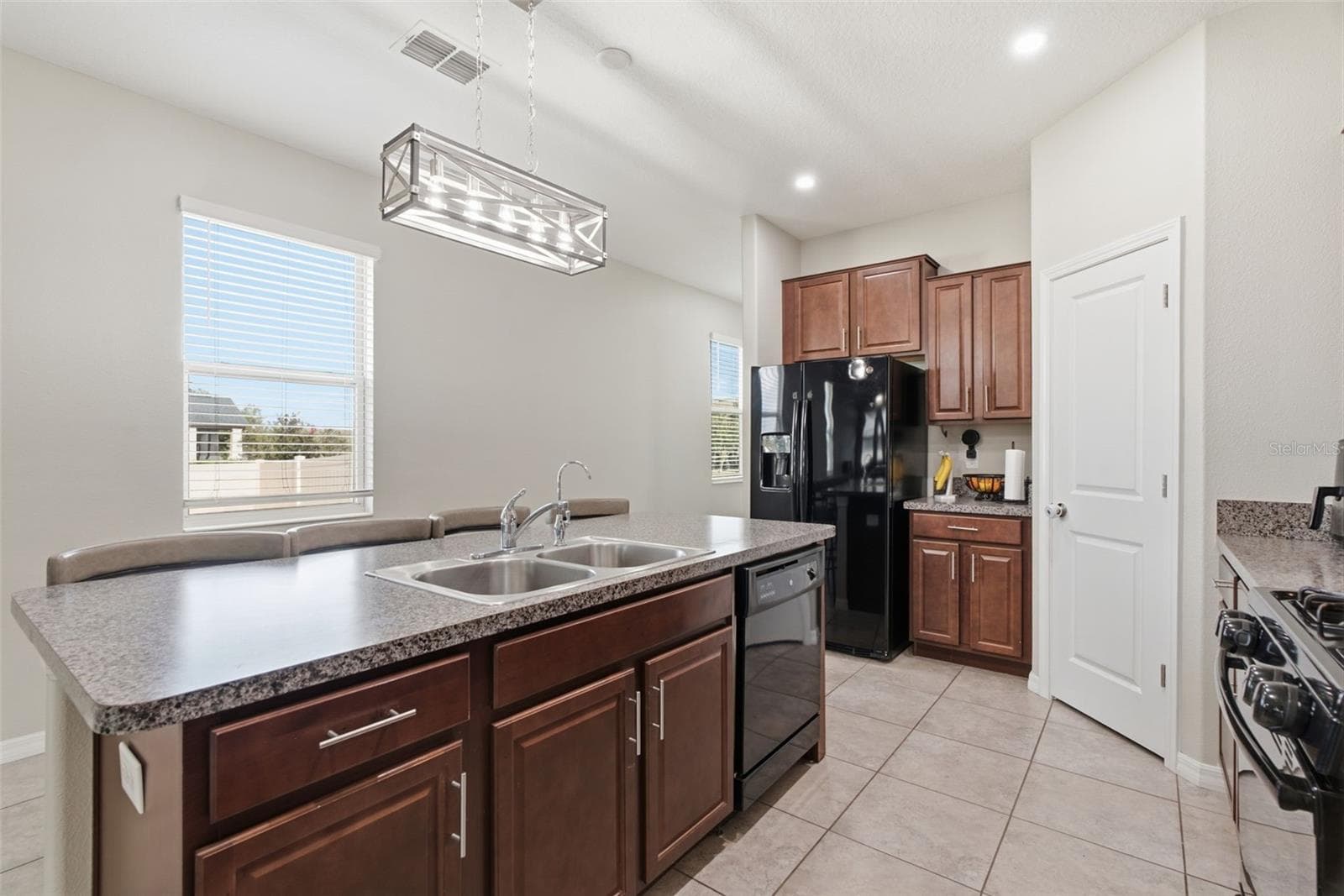 Single Family Residence at 9049 SHADYSIDE LN, LAND O LAKES, photo 11 of 39