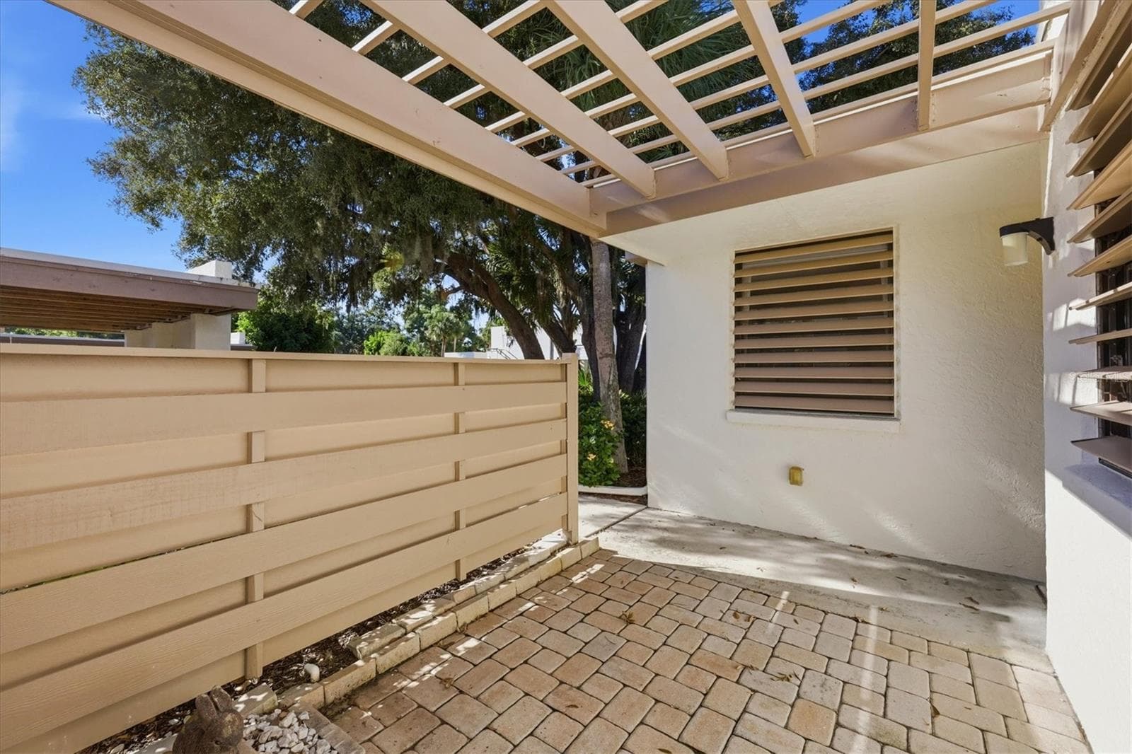 Condominium at 753 OAKVIEW DR, BRADENTON, photo 3 of 45