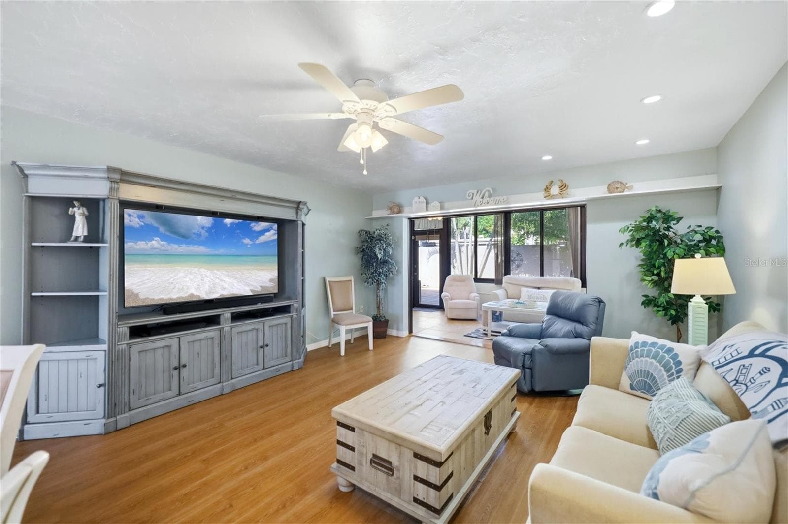 Condominium at 753 OAKVIEW DR, BRADENTON, photo 5 of 45