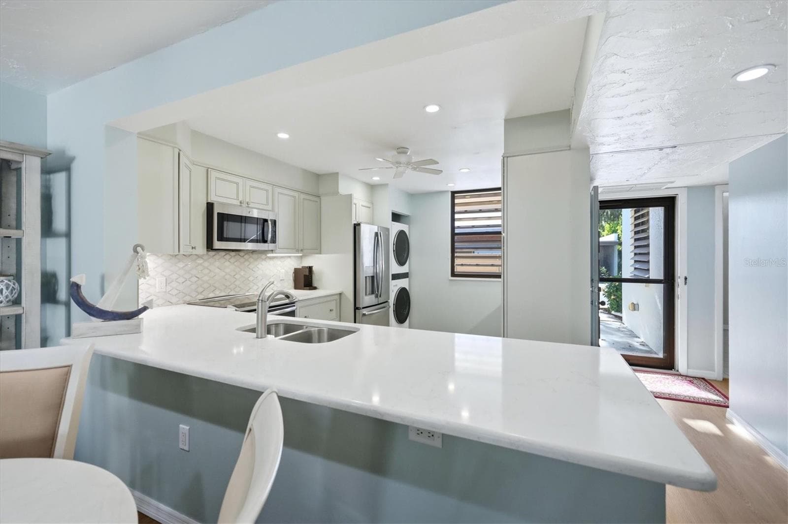 Condominium at 753 OAKVIEW DR, BRADENTON, photo 11 of 45