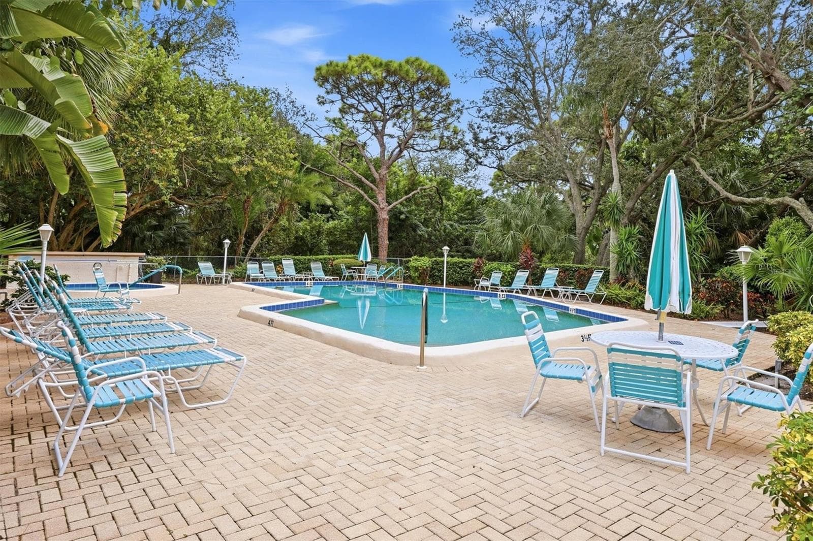 Condominium at 753 OAKVIEW DR, BRADENTON, photo 35 of 45