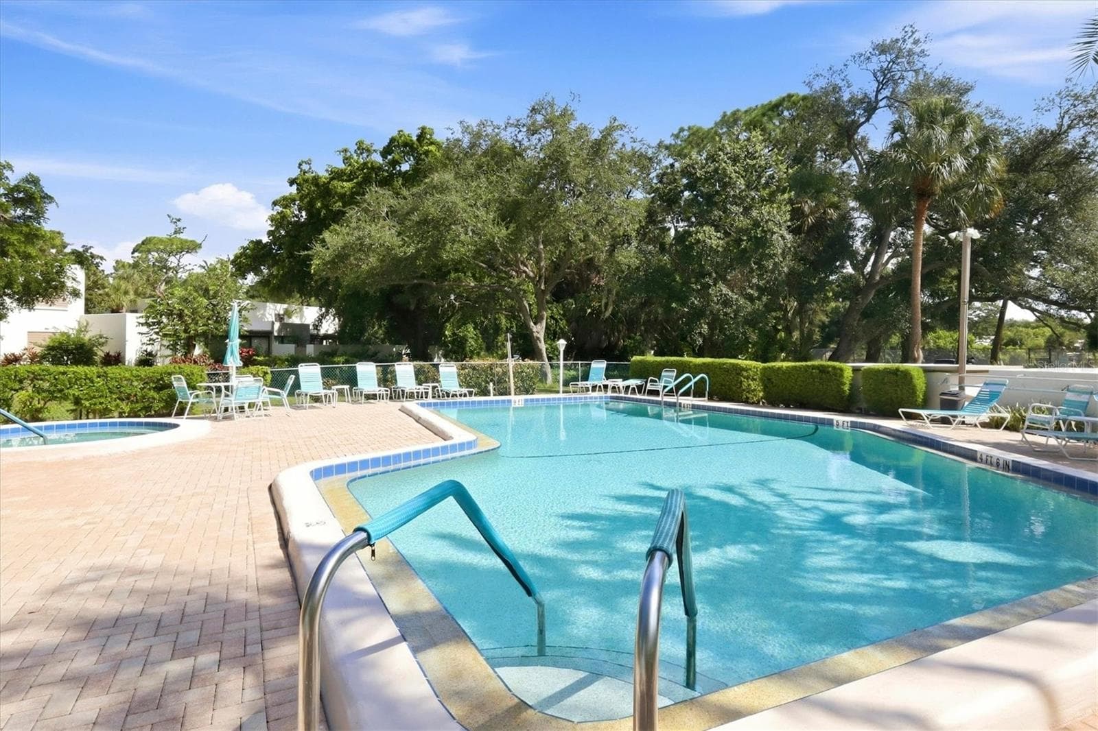 Condominium at 753 OAKVIEW DR, BRADENTON, photo 38 of 45
