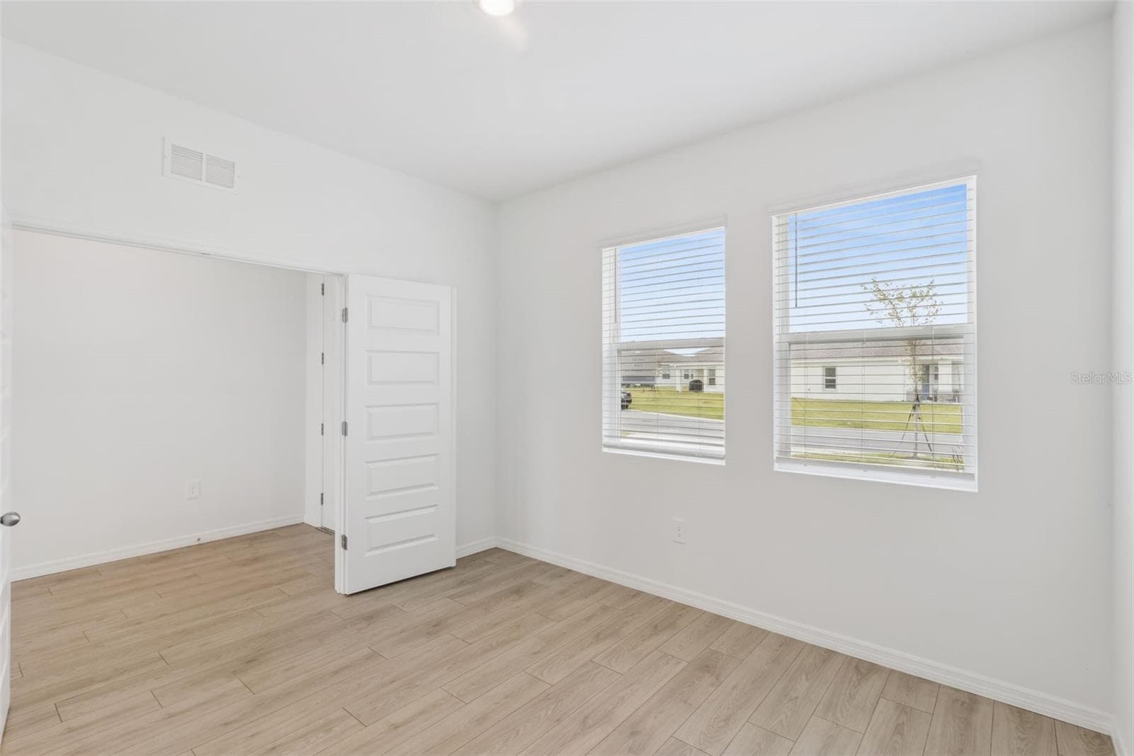 Single Family Residence at 5384 CLOUDBERRY AVE, LAKELAND, photo 10 of 88
