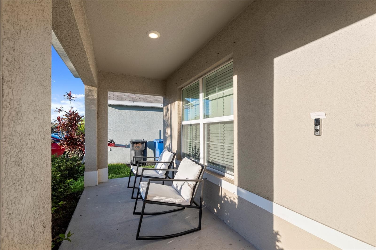 Single Family Residence at 16762 SUNBURST LAKE ST, WIMAUMA, photo 3 of 38