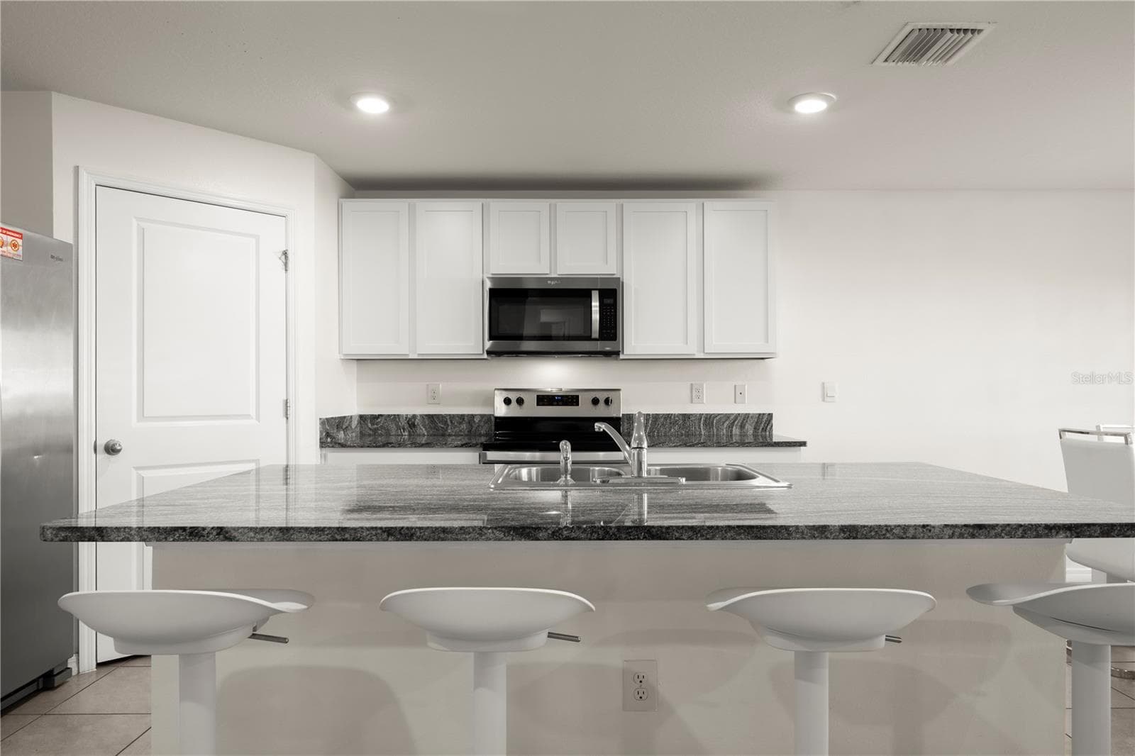 Single Family Residence at 16762 SUNBURST LAKE ST, WIMAUMA, photo 13 of 38