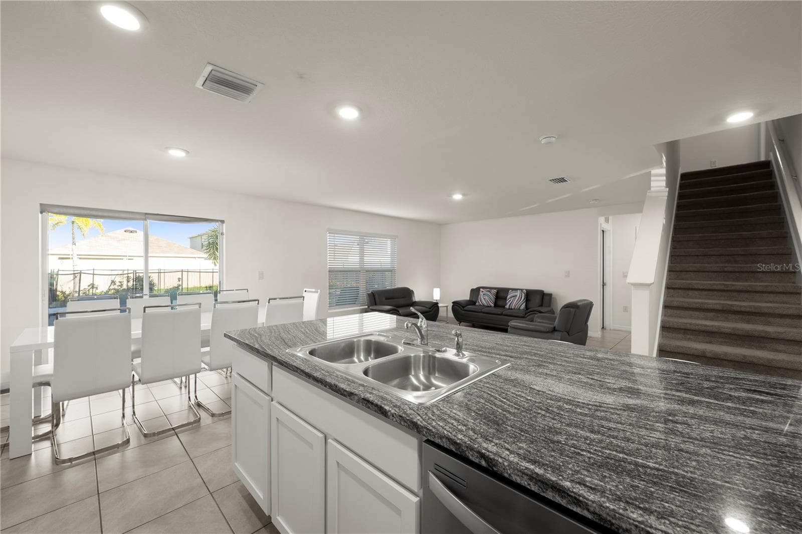 Single Family Residence at 16762 SUNBURST LAKE ST, WIMAUMA, photo 15 of 38