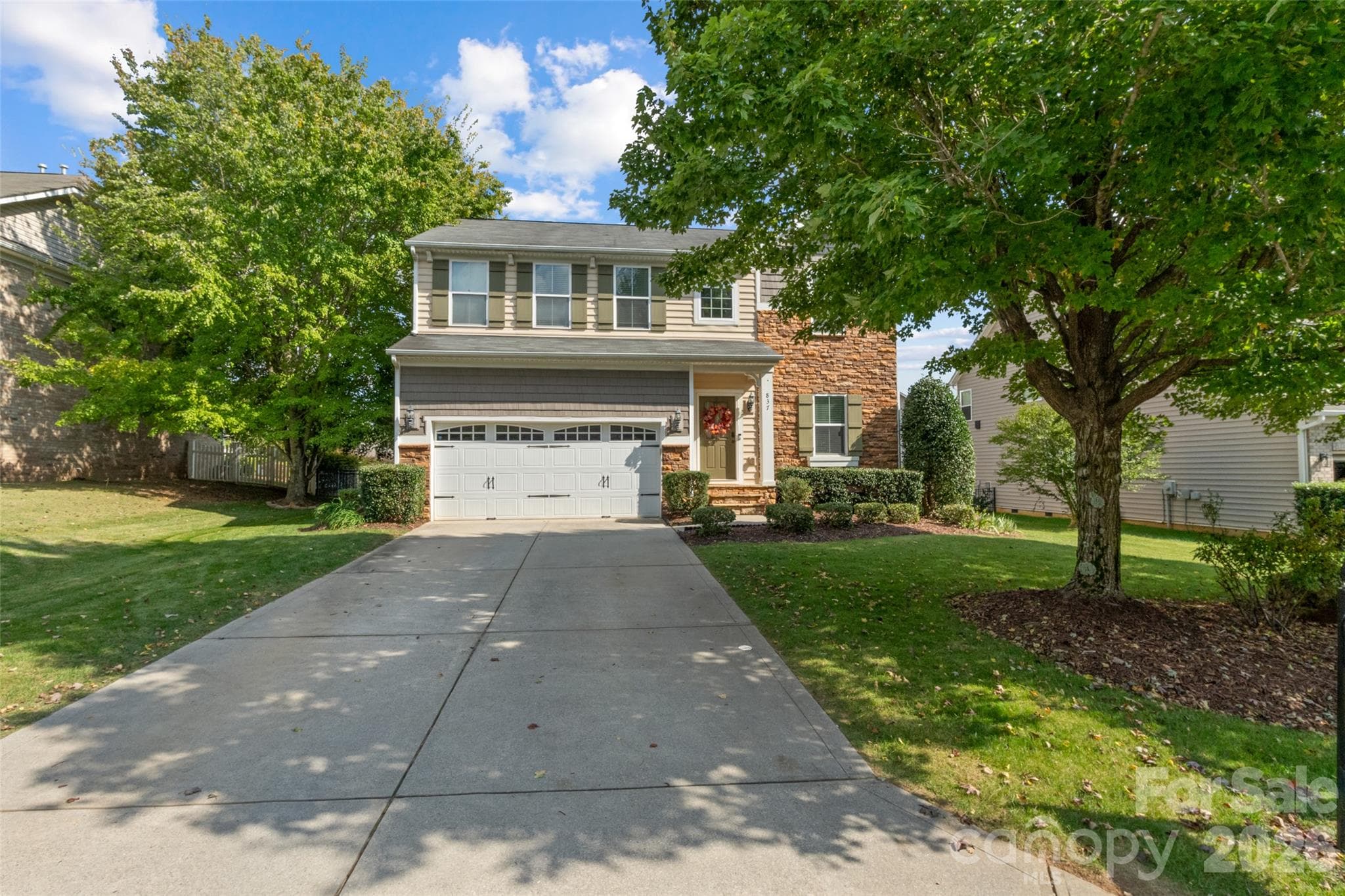 Beautiful front yard - 837 Lion Lane, Fort Mill