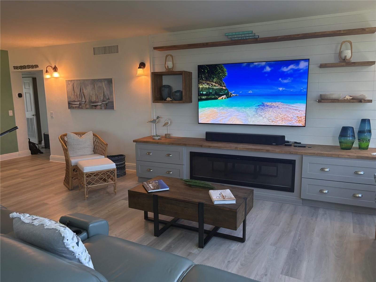 Great room - 100 SANDS POINT RD #219, LONGBOAT KEY