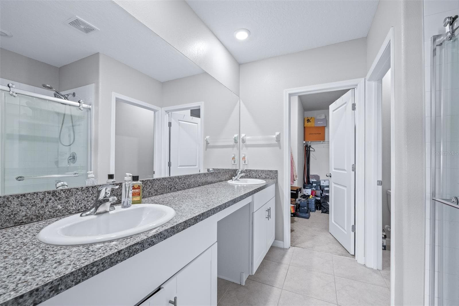 En Suite - 16755 DELIA ST, WIMAUMA