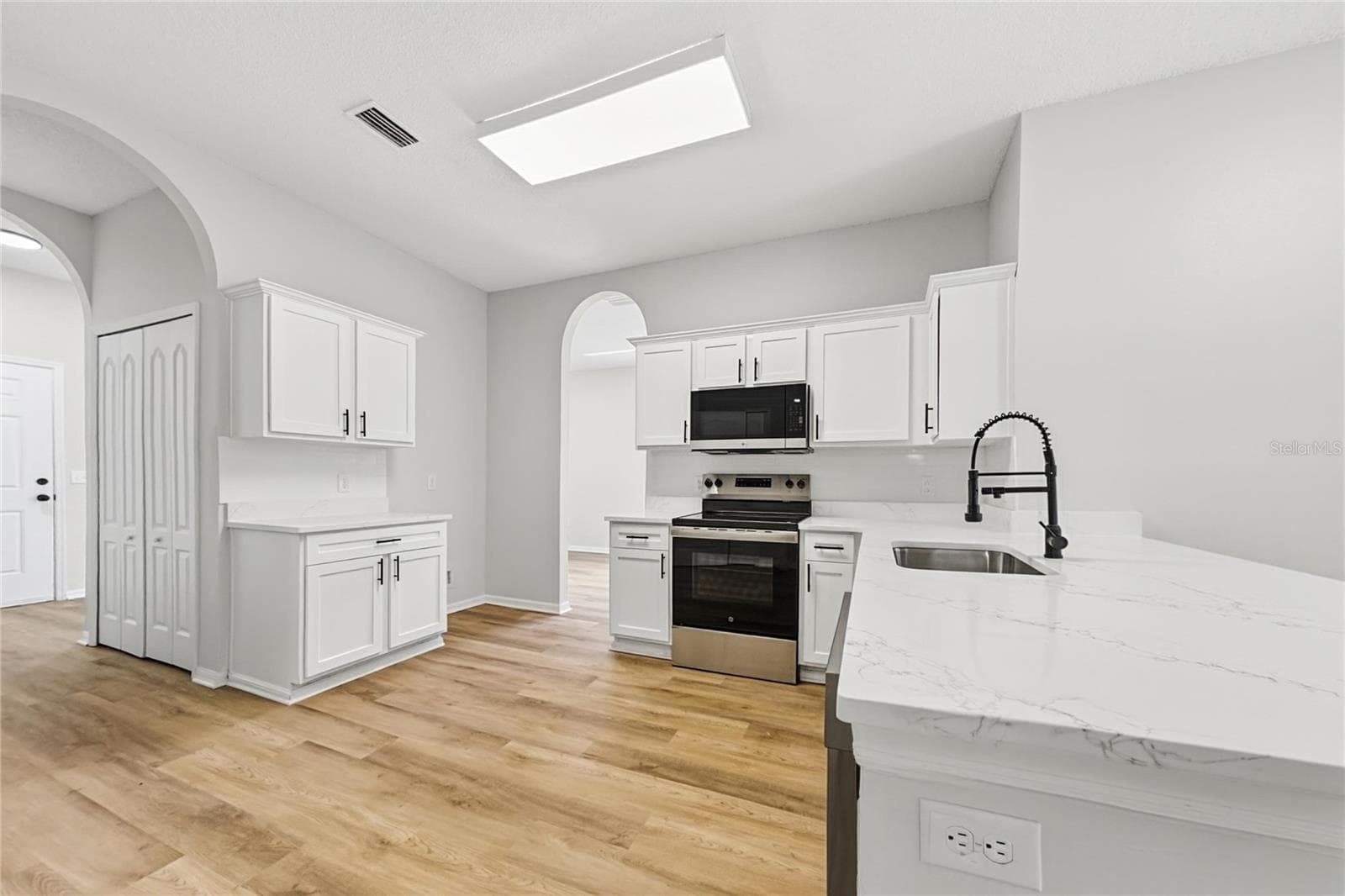 Single Family Residence at FOX WOOD PH 02, NEW PORT RICHEY, photo 5 of 23