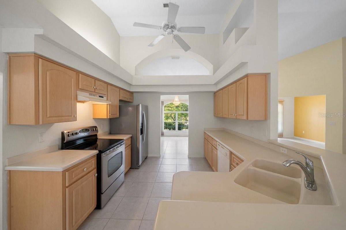 Virtually edited- furniture removed - 1961 SW 170TH LOOP, OCALA