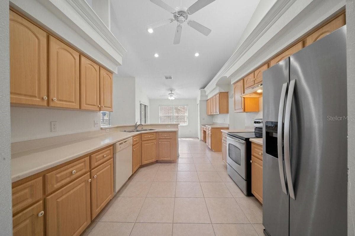 Virtually edited- furniture removed - 1961 SW 170TH LOOP, OCALA