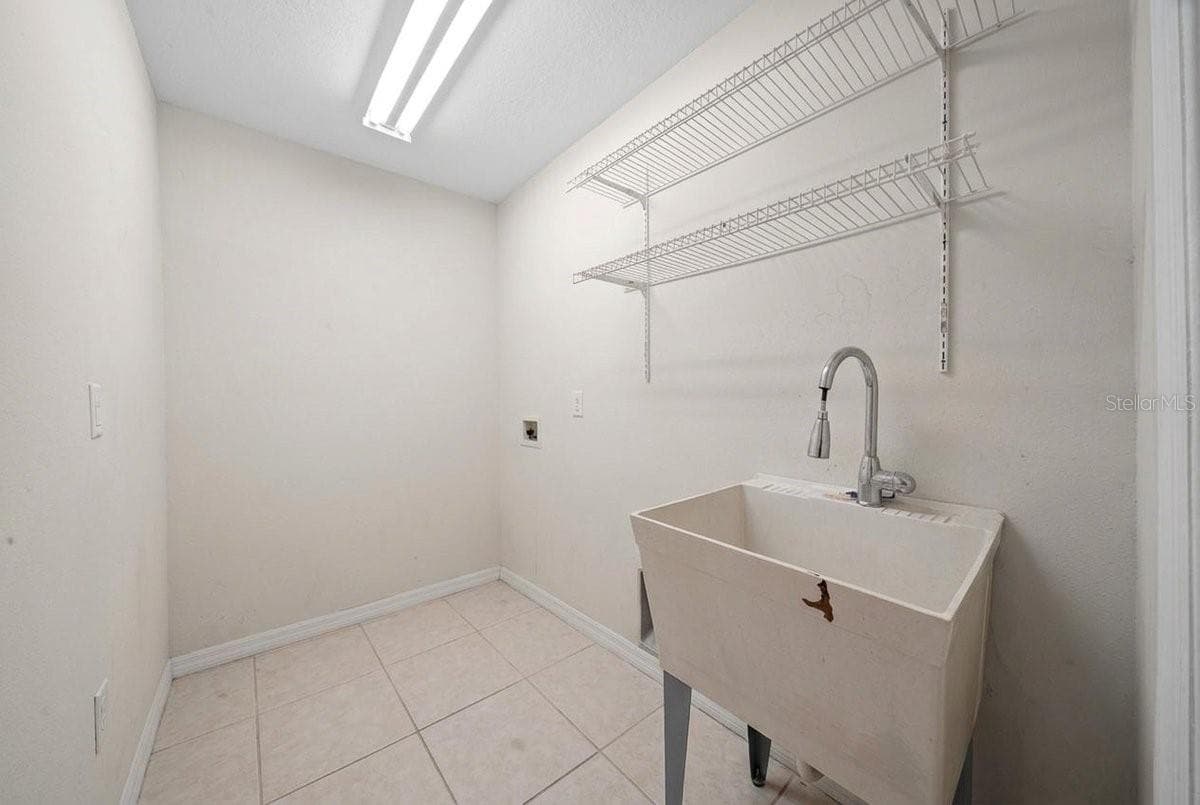 Virtually editedW/D included - 1961 SW 170TH LOOP, OCALA