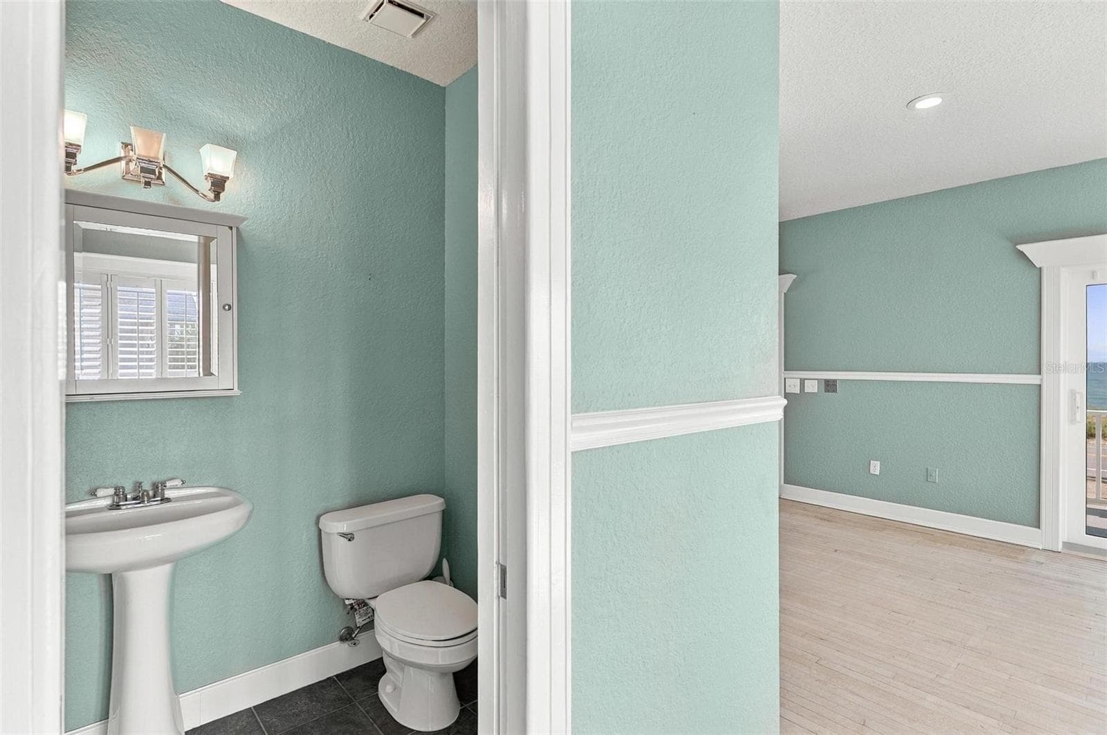 2nd floor 1/2 bath - 2101 N OCEAN SHORE BLVD, FLAGLER BEACH