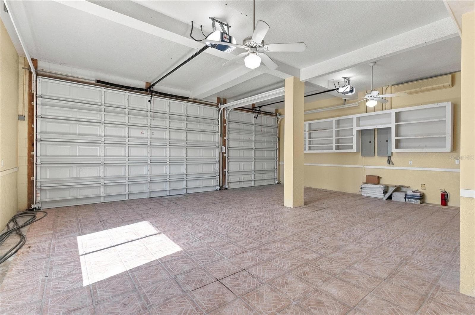 Garage w/7.5' doors - 2101 N OCEAN SHORE BLVD, FLAGLER BEACH