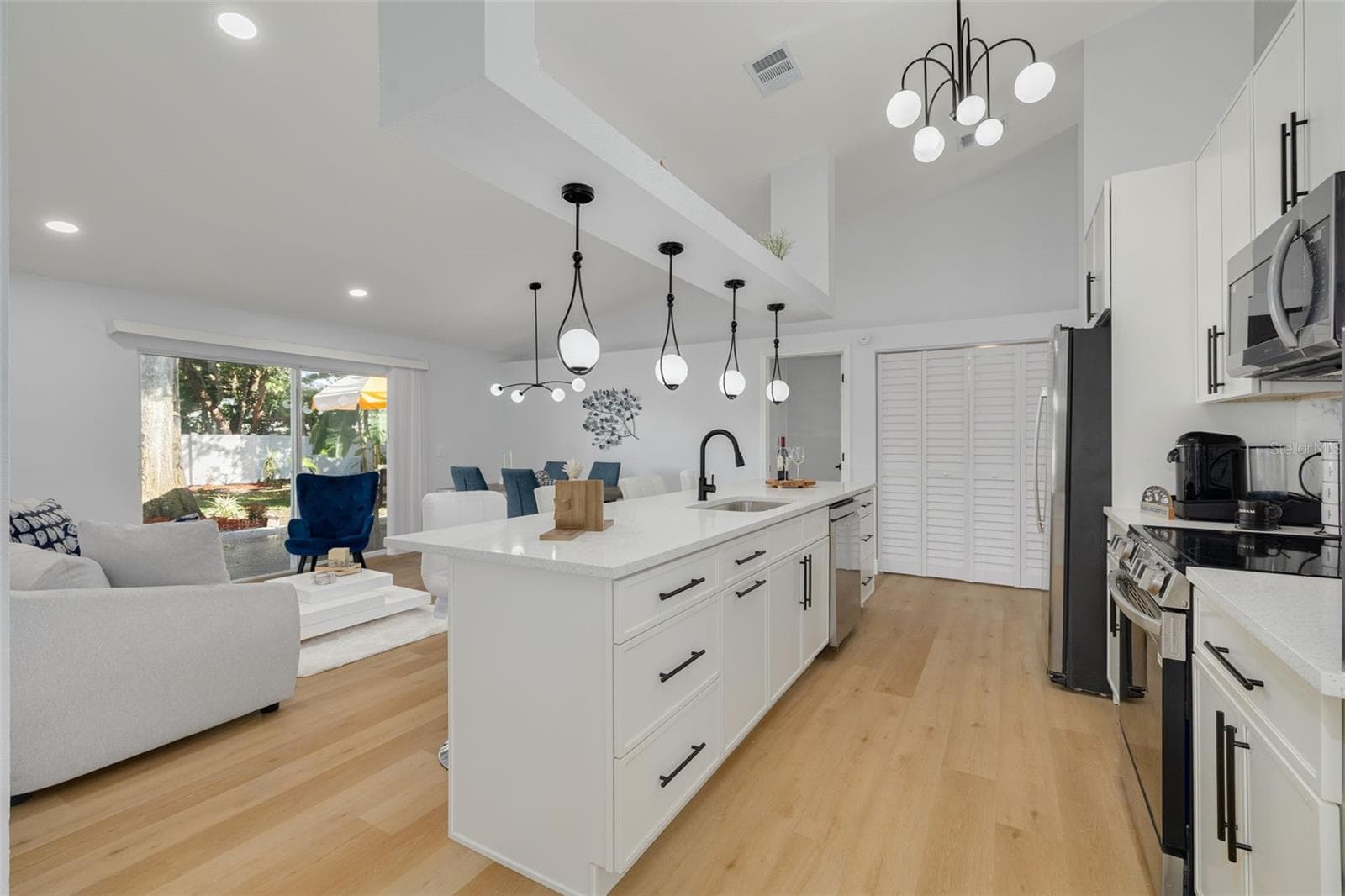 Single Family Residence at 5 S JUPITER AVE, CLEARWATER, photo 10 of 30
