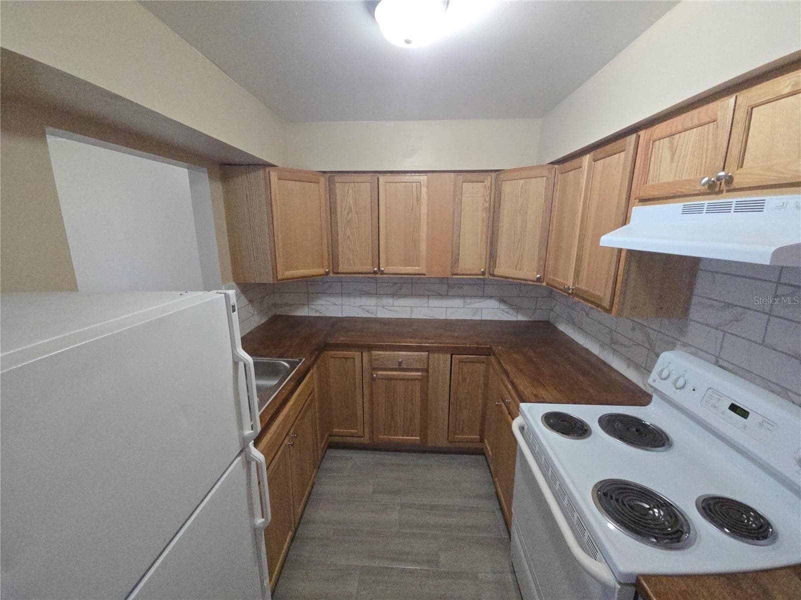1334 KITCHEN - SUNSET TERRACE SUB 7 PG45, LAKELAND