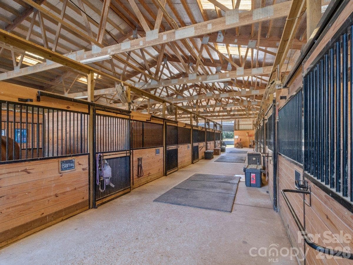 Welcome to our Barn. - 217 Flint Hill Road, Alexander