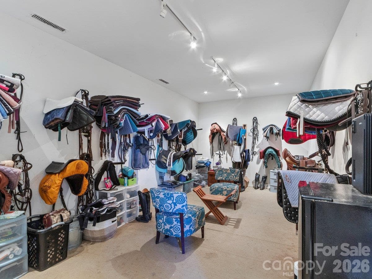 The tack room is conditioned - 217 Flint Hill Road, Alexander