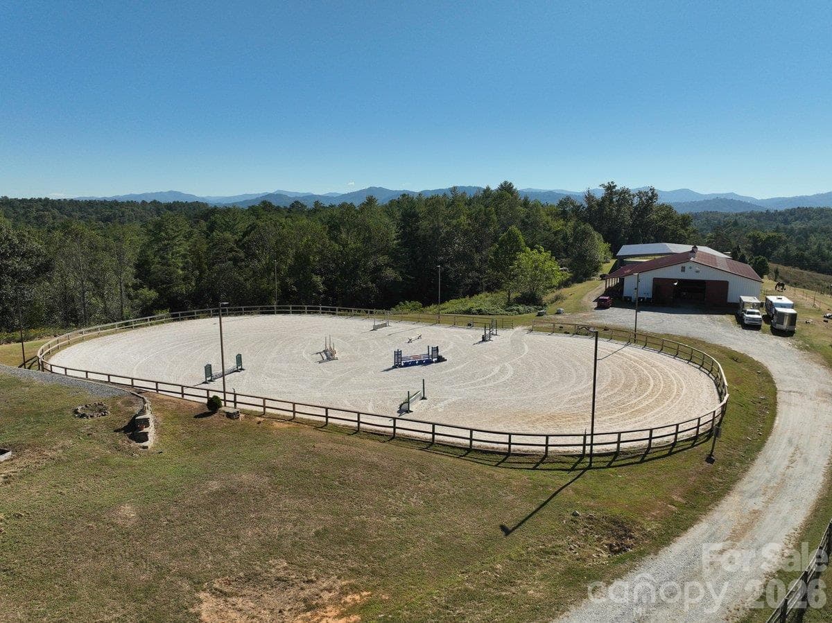 Arena: Fully lighted, GGT footing, Sprinklers. - 217 Flint Hill Road, Alexander