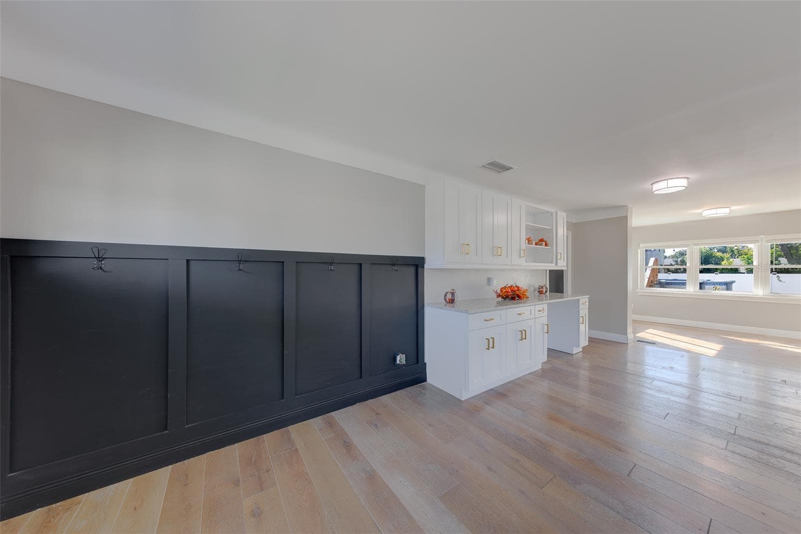 Single Family Residence at 5688 34TH AVE N, ST PETERSBURG, photo 2 of 48