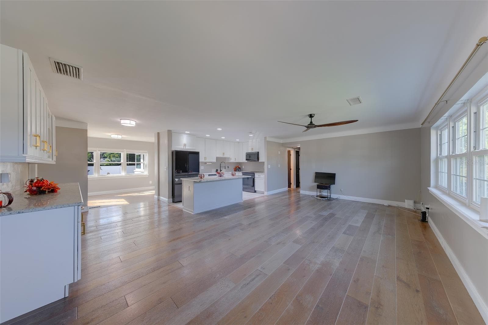 Single Family Residence at 5688 34TH AVE N, ST PETERSBURG, photo 3 of 48