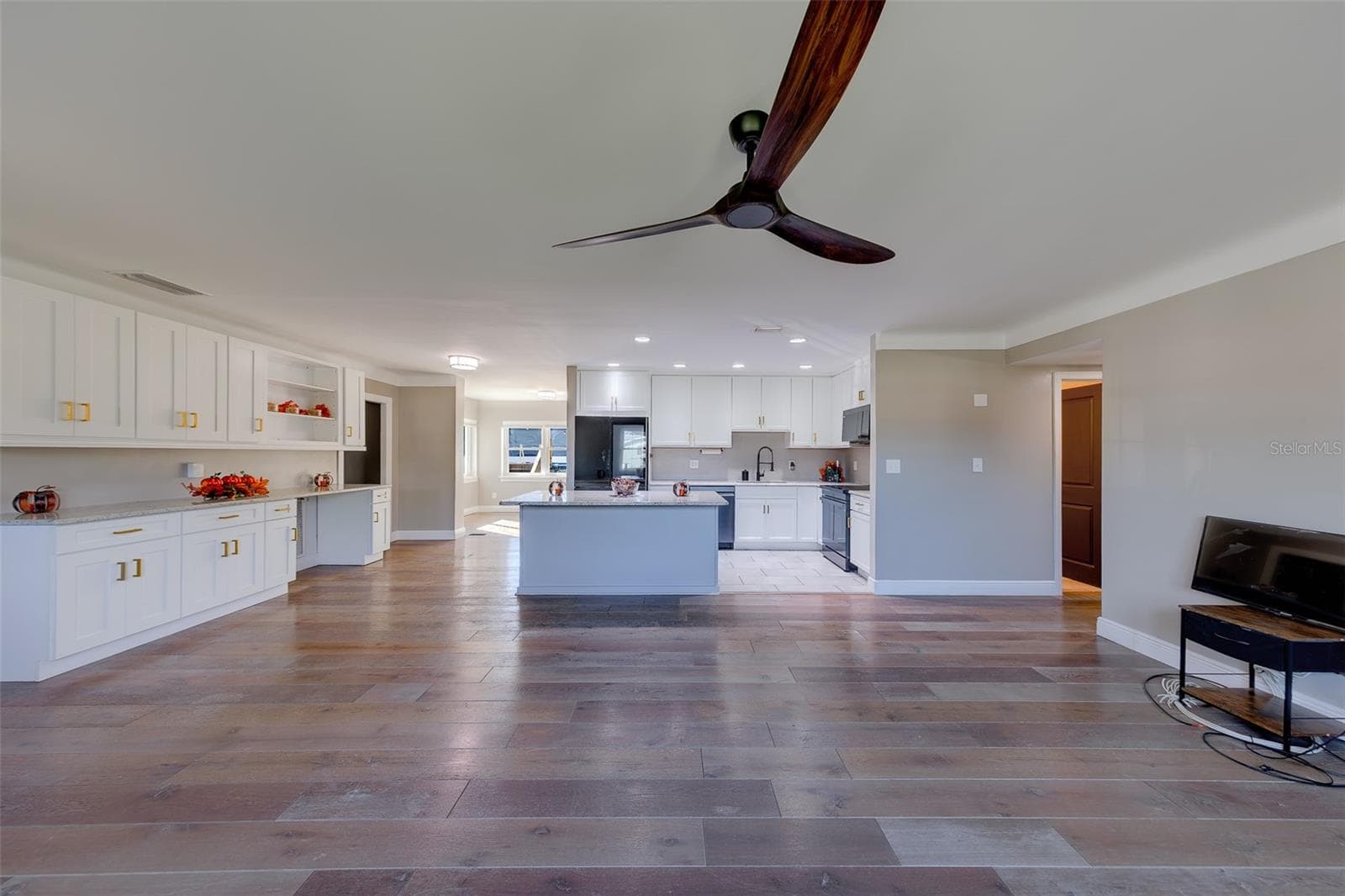 Single Family Residence at 5688 34TH AVE N, ST PETERSBURG, photo 5 of 48
