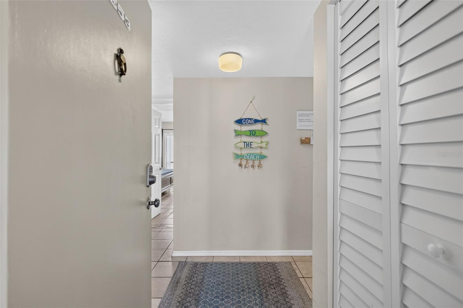 Foyer. - 6157 MIDNIGHT PASS RD #E53, SARASOTA