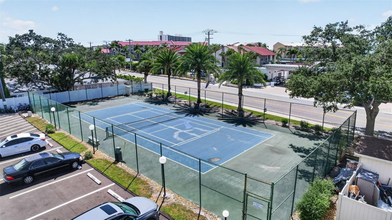 Tennis Court. - 6157 MIDNIGHT PASS RD #E53, SARASOTA