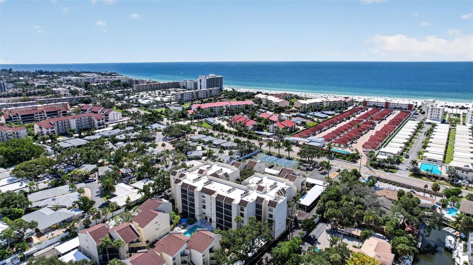 Close to Siesta Key Beach. - 6157 MIDNIGHT PASS RD #E53, SARASOTA