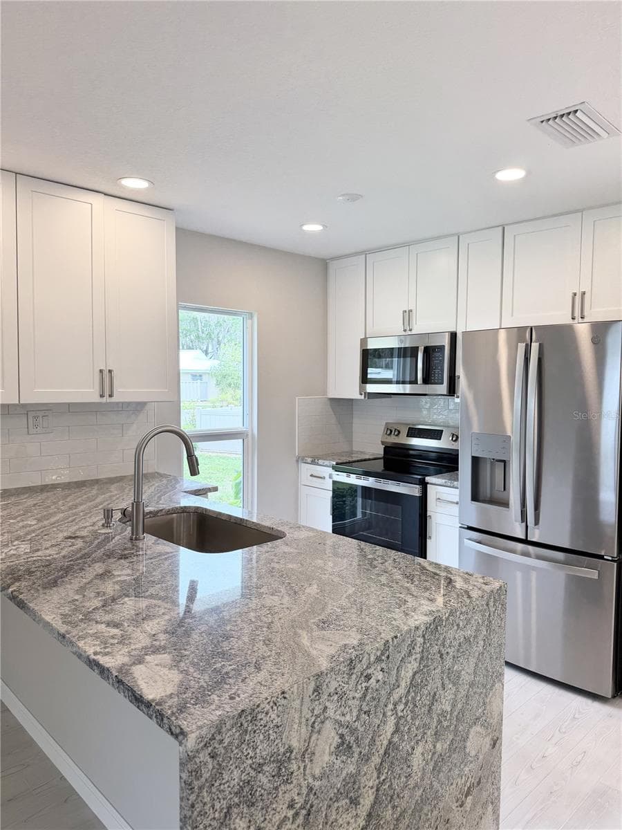 Condominium at 11481 W BAYSHORE DR #105, CRYSTAL RIVER, photo 9 of 23