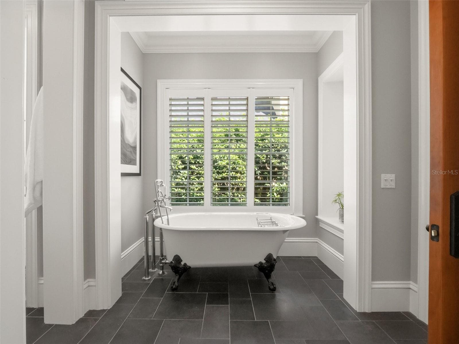 Clawfoot Soaking Tub - 1600 LEGION DR, WINTER PARK