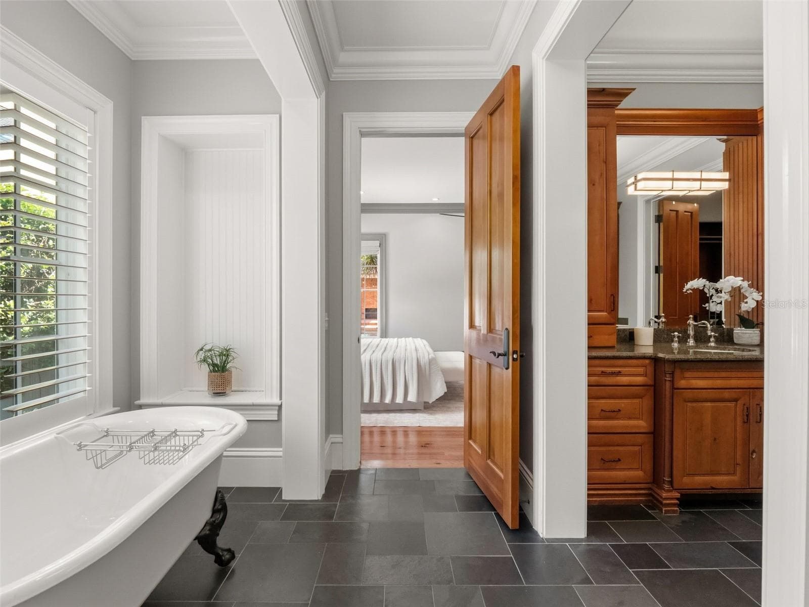 Primary Suite Bath - 1600 LEGION DR, WINTER PARK
