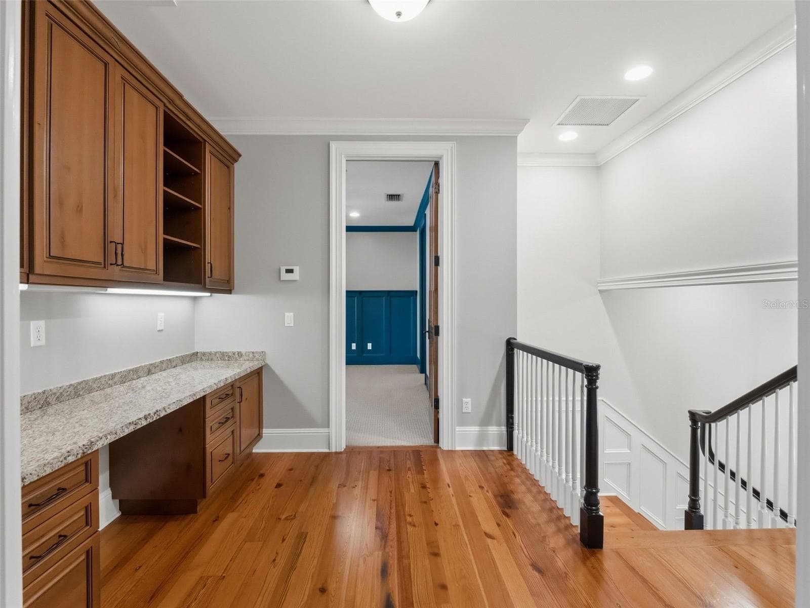 Upper-Level Landing Workstation - 1600 LEGION DR, WINTER PARK