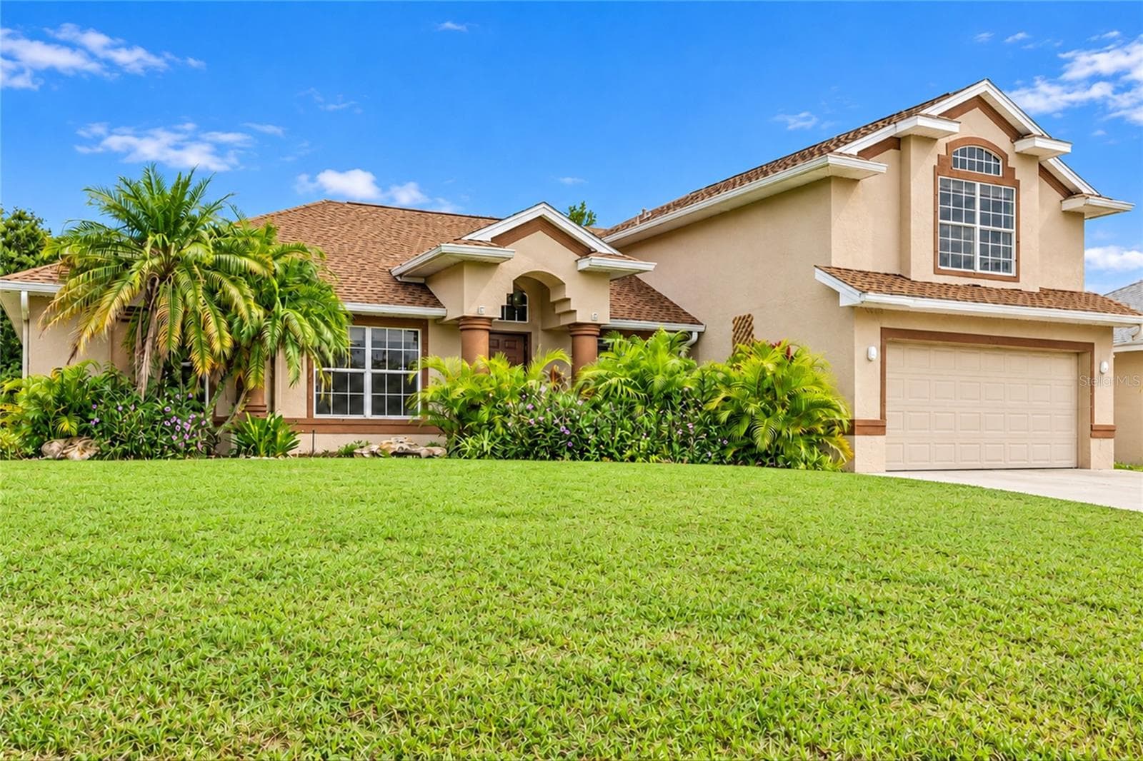 Single Family Residence at 447 RAVENSWOOD BLVD, PORT CHARLOTTE, photo 2 of 45